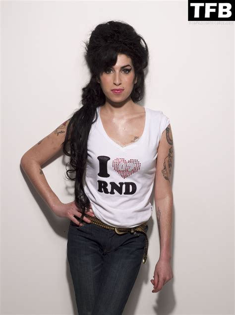 amy winehouse naked